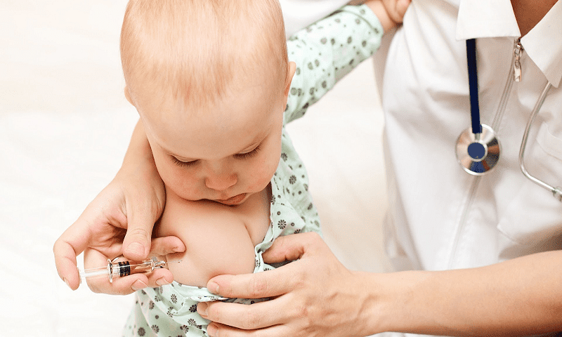 Vào mỗi thời điểm bé sẽ cần tiêm các loại vắc xin khác nhau